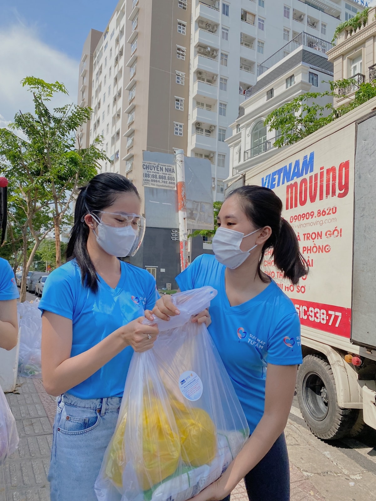 Hoa hậu Tiểu Vy và Á hậu Phương Anh