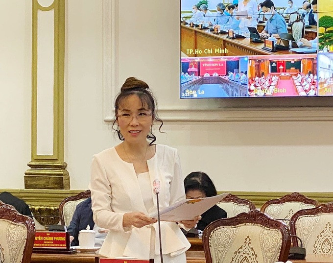 Tổng giám đốc Vietjet Air Nguyễn Thị Phương Thảo phát biểu tại đầu cầu TP HCM ngày 8/8. Ảnh: Hoài Anh.