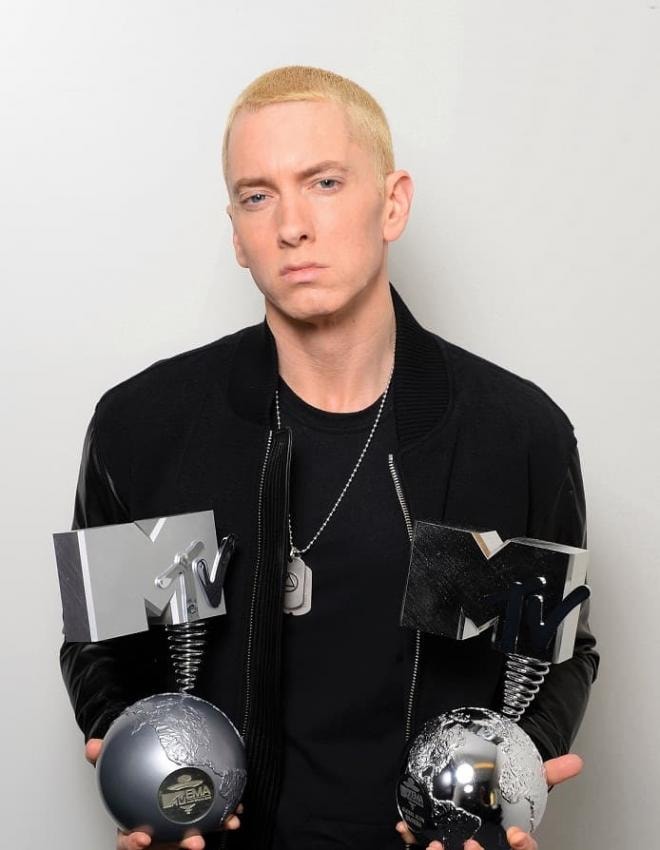Từ cô bé đáng yêu ngày nào, con gái rapper Eminem giờ khoe sắc vóc quyến rũ như người mẫu ở tuổi 25 12