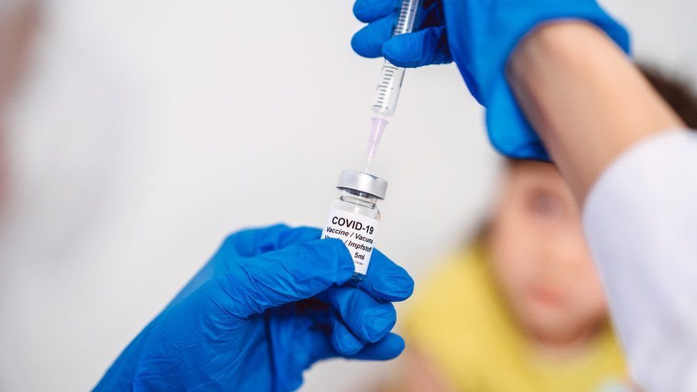 vaccine-covid-tre-em-phan-lan.jpg