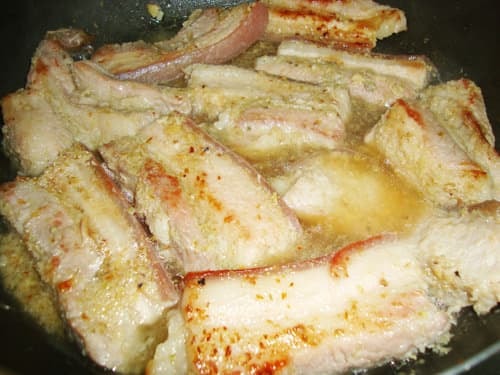 thịt ba chỉ chiên nước mắm kiểu Thái 0