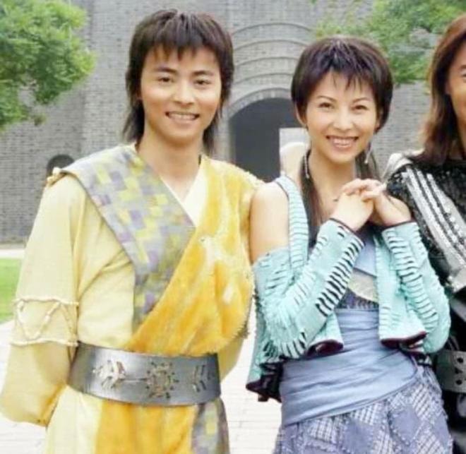  'F4 Hong Kong' hội tụ sau hơn 20 năm, từ Chu Ân đến Thái Thiếu Phân đều đã trở thành 'chị đại' của làng giải trí 9