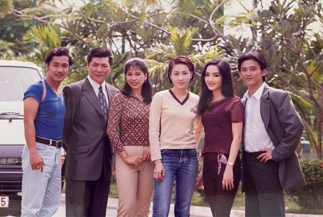 Ảnh hiếm Hoa hậu Giáng My thời đỉnh cao nhan sắc bên Lý Hùng, nhan sắc lấn át cả minh tinh Hong Kong - Lê Tư 2