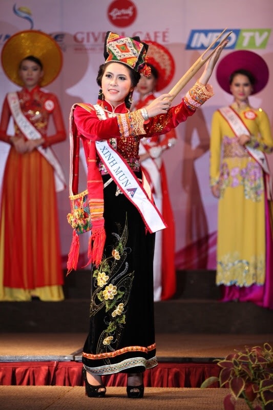Lò Thị Minh, tộc Xinh Mun, trong kỳ thi Hoa hậu Dân Tộc năm 2013. (Ảnh:Internet)