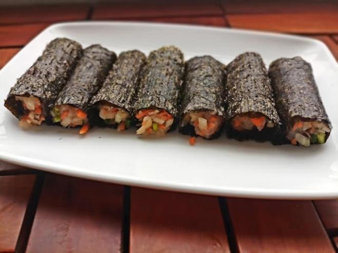ức gà cuộn rong biển 1