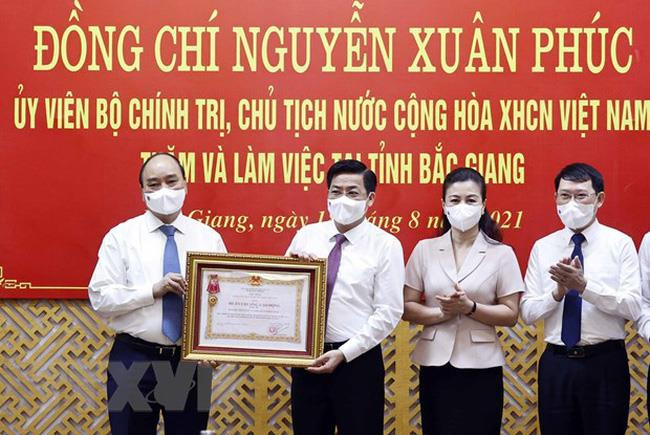 chutichnuoctraohuanchuonglaodong-16292632110611433207155.jpg