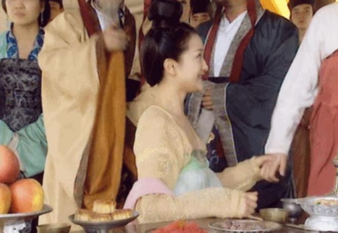 Tứ đại hoa đán Cbiz: một người làm giám đốc, hai người đang dần lão hóa, người còn lại dần rút khỏi giới giải trí 7
