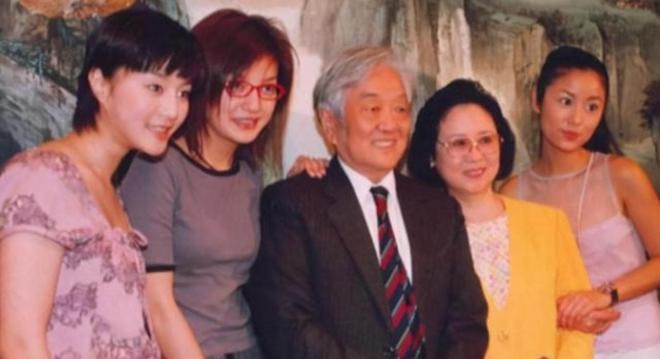 Tứ đại hoa đán Cbiz: một người làm giám đốc, hai người đang dần lão hóa, người còn lại dần rút khỏi giới giải trí 16