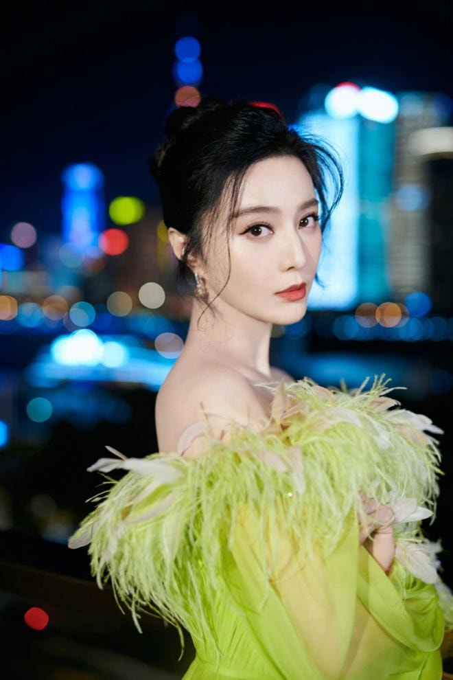 Thái Thiếu Phân và Chu Ân gây sốc khi tiết lộ mức lương 1 tập 'bèo bọt' của ngọc nữ TVB, đem so với bình hoa di động thời nay càng thấy hoang mang  8