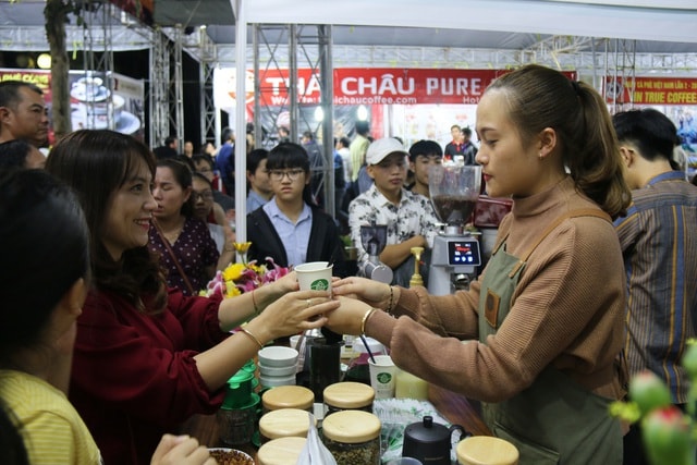 Thủ tướng Chính phủ đã đồng ý chọn ngày 10/12 hàng năm là Ngày cà phê Việt Nam và cây cà phê trở thành cây nông sản chủ lực của quốc gia. Dịp này, các tỉnh Tây Nguyên thường tổ chức Ngày Hội cà phê để quảng bá, tôn vinh giá trị và hình ảnh cây cà phê Việt Nam.  