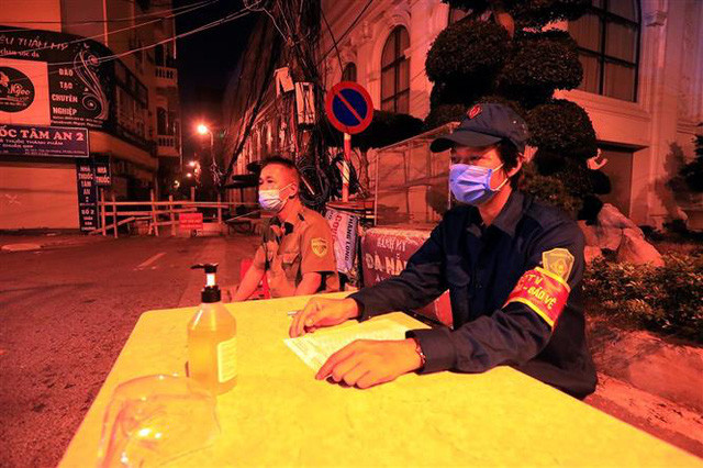 Hà Nội: Phong tỏa ngay trong đêm 2 tuyến phố tại phường Yết Kiêu, quận Hà Đông - Ảnh 3.
