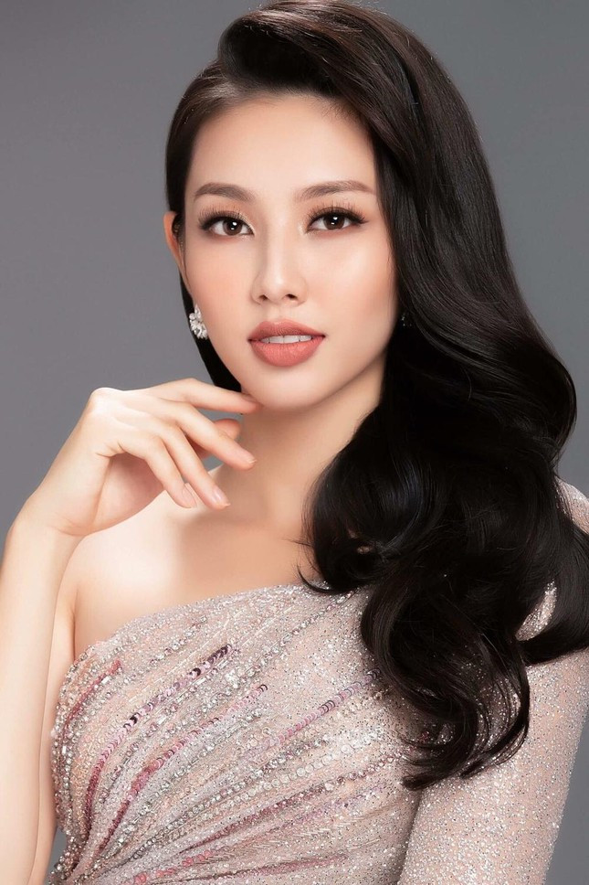 Nguyễn Thúc Thuỳ Tiên 'bắn' tiếng Anh trôi chảy trước thềm Miss Grand khiến fans trầm trồ ảnh 1