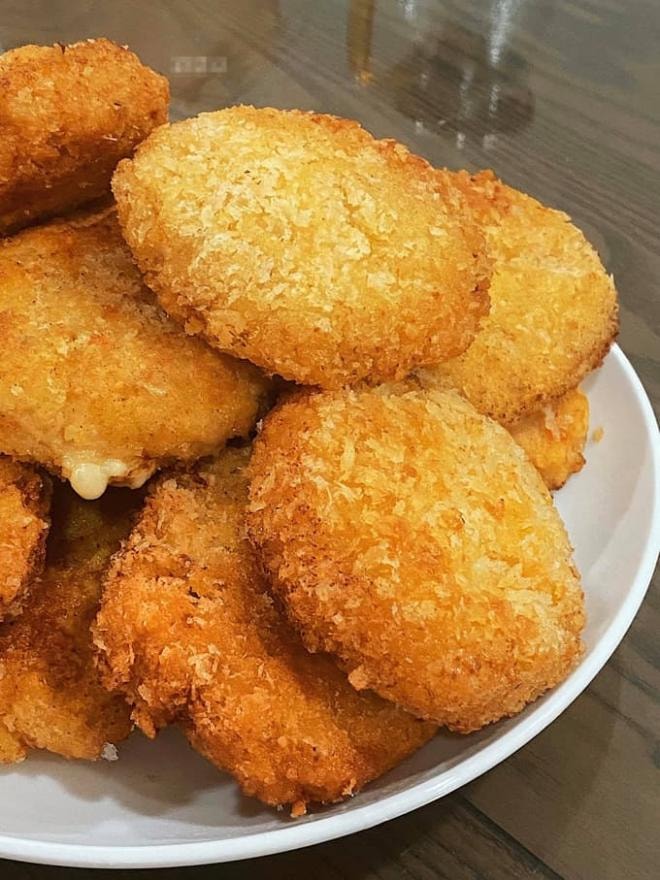 bánh gà chiên xù nhân phô mai  0