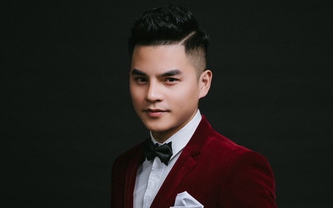 : Ca sĩ dân tộc Thái La Hoàng Quý.
