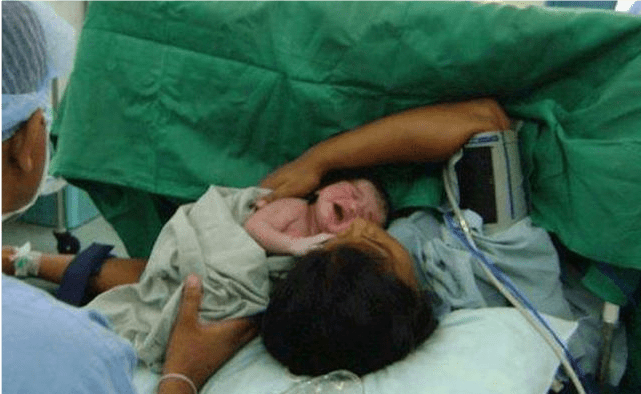 sản phụ khi sinh 3