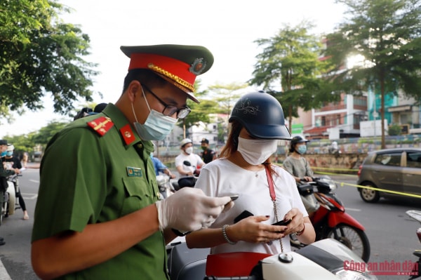 Hà Nội ngày đầu kiểm soát vùng đỏ, nơi ùn ứ - chỗ thông thoáng -0