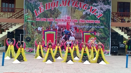 Những điệu múa đặc sắc của các cô gái trong Lễ hội.