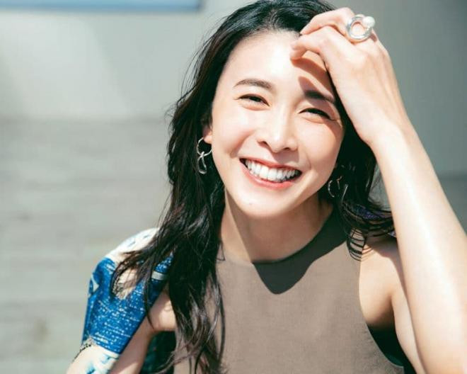  'Nữ hoàng nước mắt' của Nhật Bản qua đời đã 1 năm, chồng vẫn để tro cốt trong nhà chưa nỡ chôn cất 7