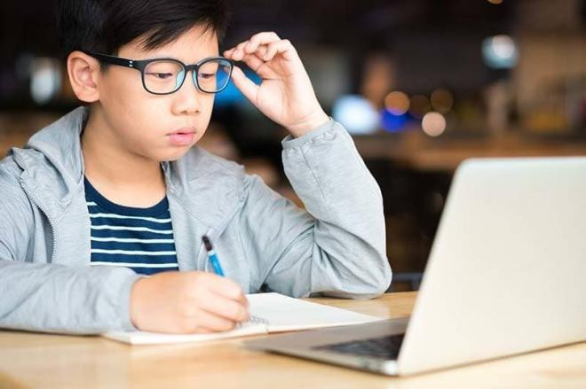 giảm mỏi mắt cho trẻ khi học online 4