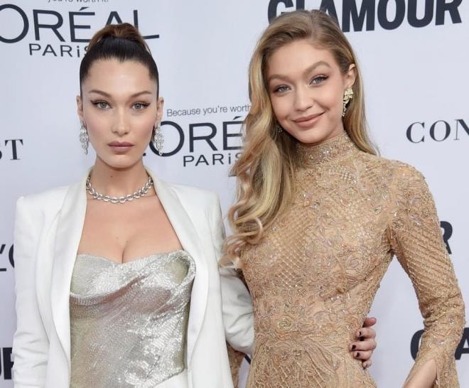  Bella Hadid dạo phố cùng em trai 'cực phẩm' nhưng fan nữ chỉ dán mắt vào cơ bụng hoàn hảo của người đẹp 8