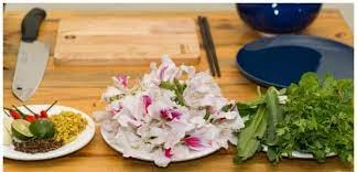 Măng nộm hoa ban món ngon dân dã của người Thái