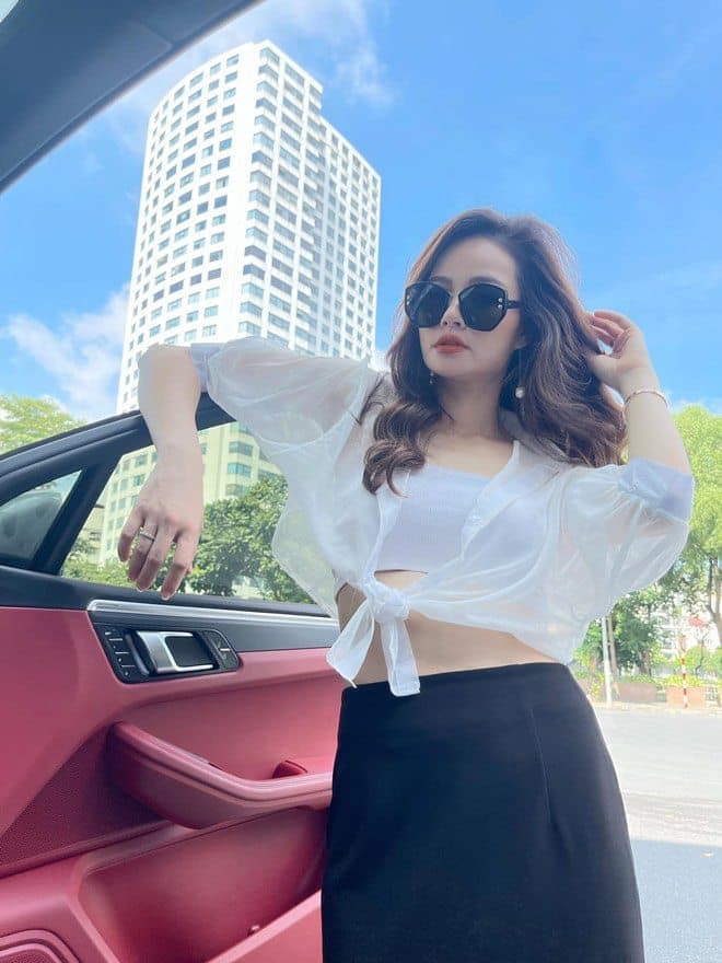 Nhan sắc đời thường không lên sóng của nữ MC 'Chuyển động 24h' - Thu Hương 5