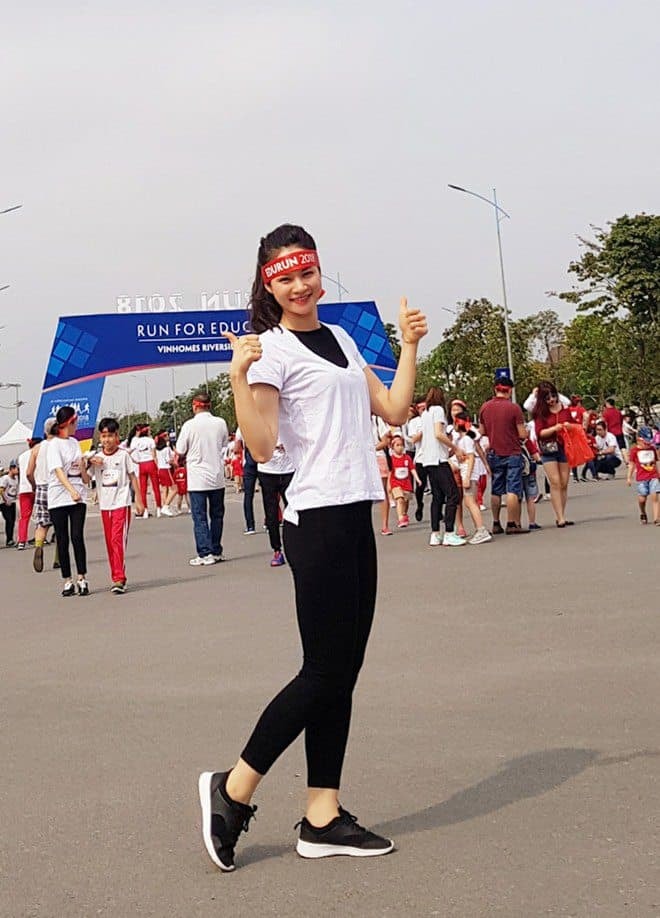Nhan sắc đời thường không lên sóng của nữ MC 'Chuyển động 24h' - Thu Hương 8