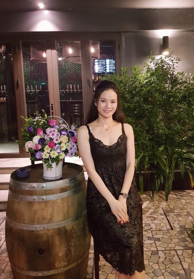 Nhan sắc đời thường không lên sóng của nữ MC 'Chuyển động 24h' - Thu Hương 11