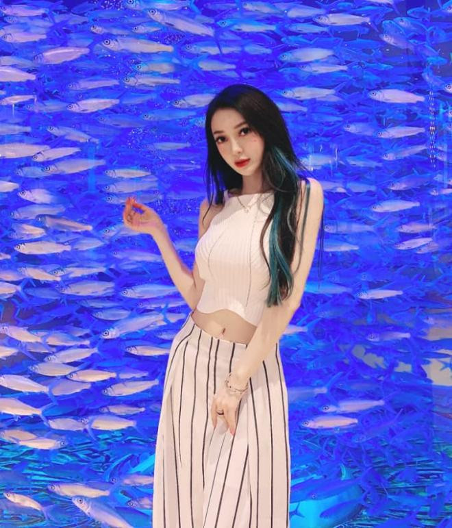 Người mẫu bán dâm 0 Người mẫu bán dâm 0