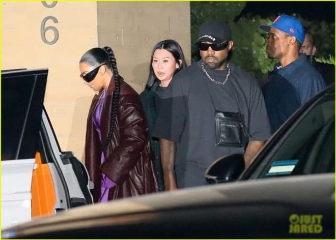 Kim Kardashian 0