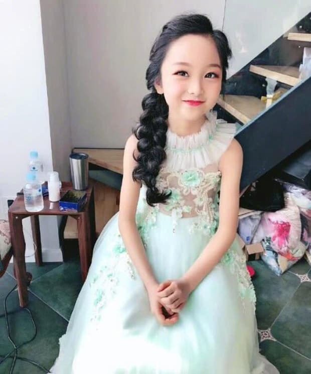 Em gái của Phạm Băng Băng được dự đoán sớm trở thành đại mỹ nhân năm nào giờ đây nhìn khác hẳn 1