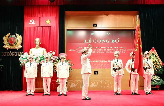 Ra mắt Trung đoàn Không quân Công an nhân dân - 4