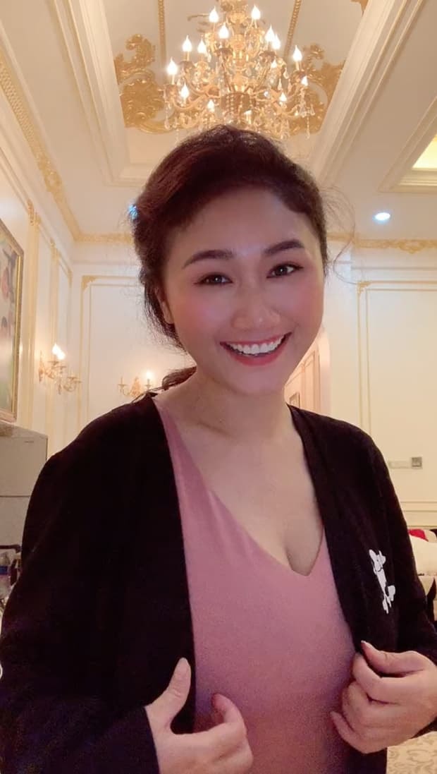 con dâu thứ của bà Phương Hằng 0