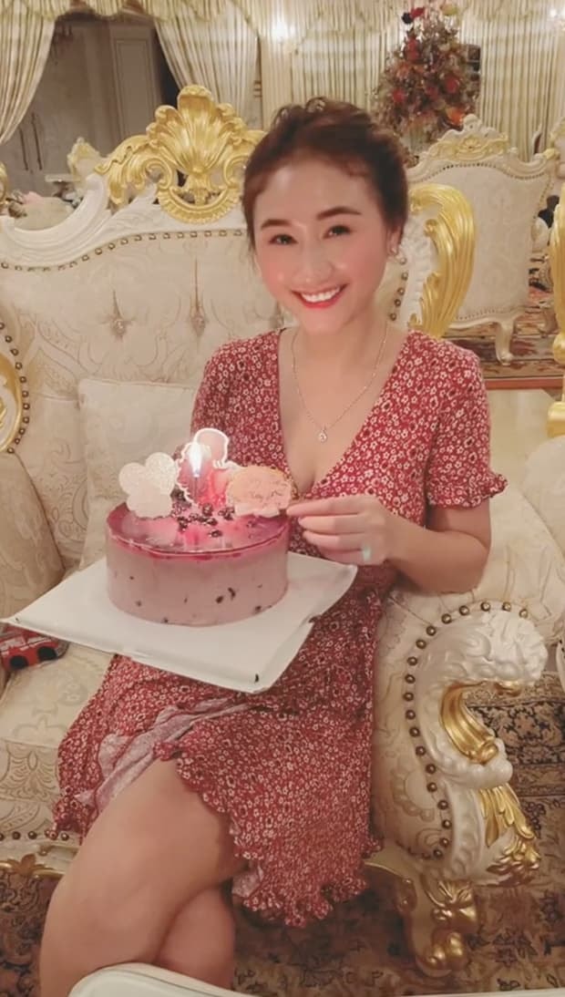 con dâu thứ của bà Phương Hằng 2