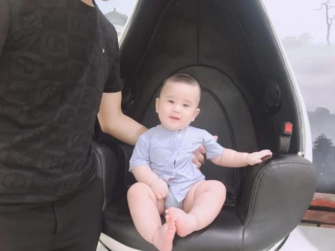 Thanh Tâm nhận nuôi cô bé suy dinh dưỡng 0