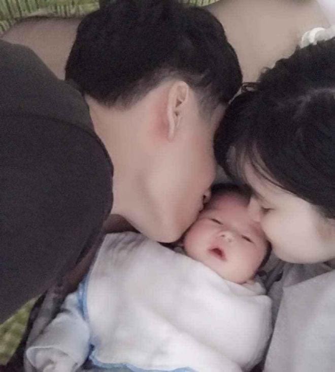Thanh Tâm nhận nuôi cô bé suy dinh dưỡng 0