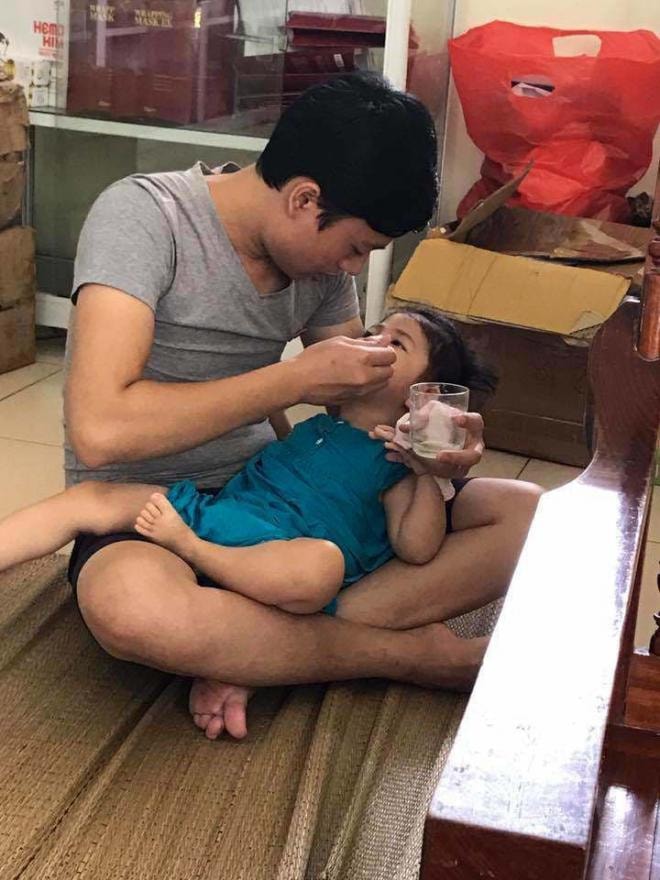 Thanh Tâm nhận nuôi cô bé suy dinh dưỡng 1