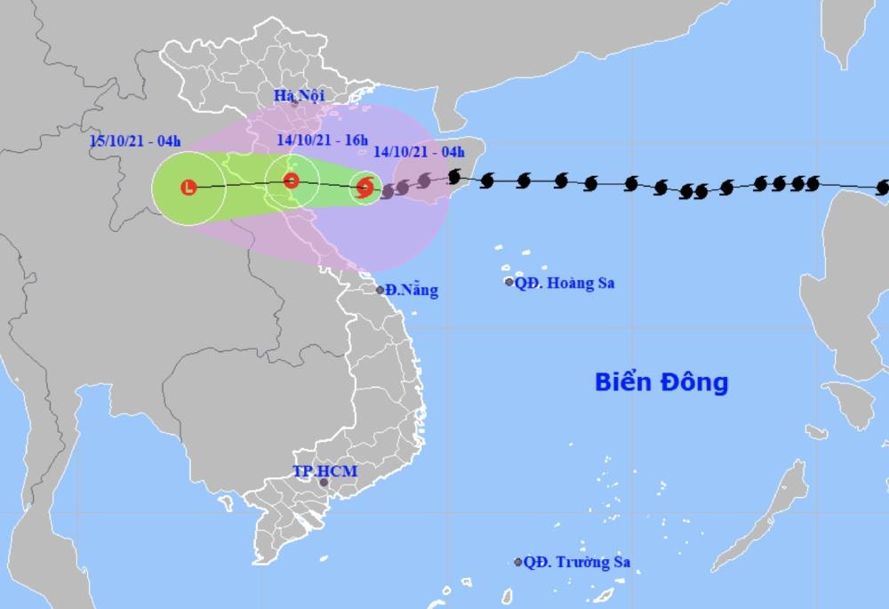 Bão số 8 cách Hà Tĩnh 240km, suy yếu trước khi đổ bộ đất liền - 1