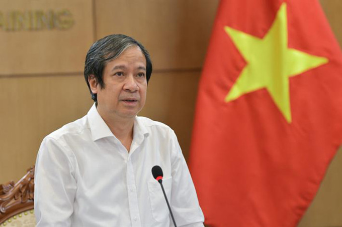 Bộ trưởng Nguyễn Kim Sơn phát biểu trong một hội nghị trực tuyến cuối tháng 8/2021. Ảnh:MOET.
