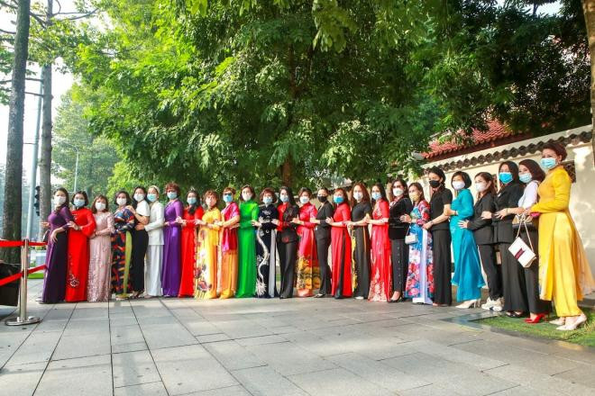 hoi-nu-doanh-nhan-VN-ASEAN-2010 (1).jpg 2