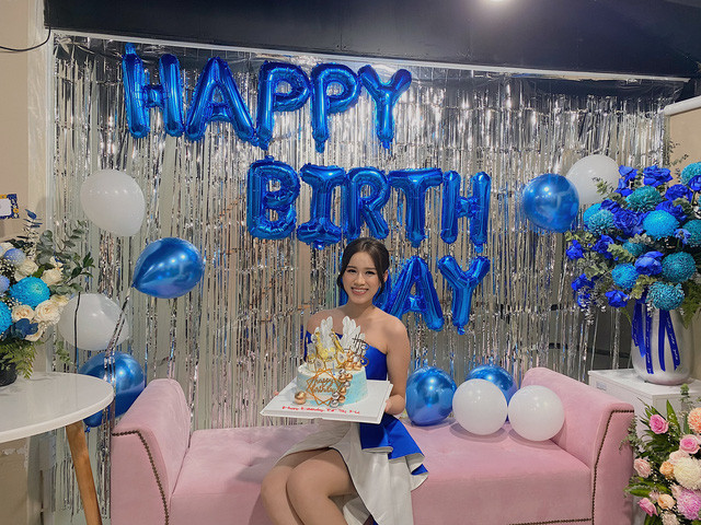 Tiểu Vy “lột” trang sức hàng hiệu tặng sinh nhật Hoa hậu Đỗ Hà - Ảnh 2.