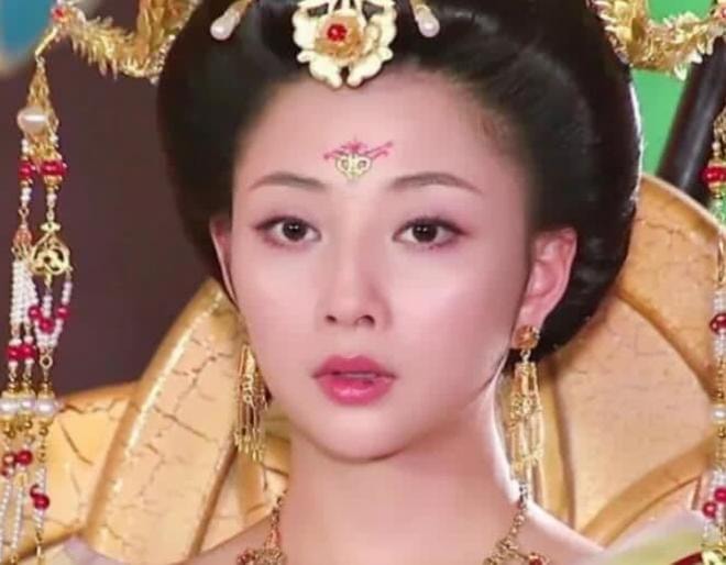 Tại sao Dương quý phi xấu nhất lịch sử Hoa ngữ luôn có một 'vảy máu' trên miệng? Ai cũng nghĩ đó là bệnh nhưng sự thật là... 2