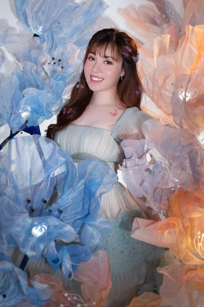 Âu Hà My lộ hàng 3 Âu Hà My lộ hàng 3