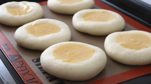 bánh mì nhân trứng sữa 4