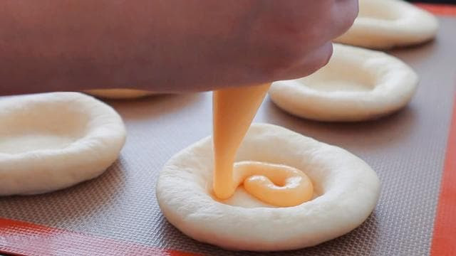 bánh mì nhân trứng sữa 0