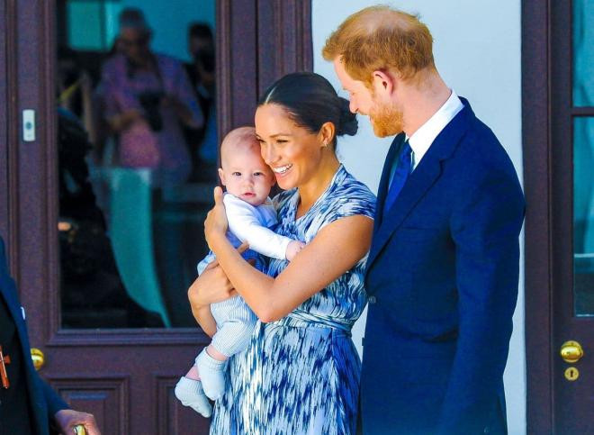 Tại sao Harry sẽ cảm thấy hối hận khi quay lưng với gia đình: Chàng một mình trả giá tất cả còn Meghan cao tay 'ngồi không hưởng lợi', 1 Tại sao Harry sẽ cảm thấy hối hận khi quay lưng với gia đình: Chàng một mình trả giá tất cả còn Meghan cao tay 'ngồi không hưởng lợi', 1
