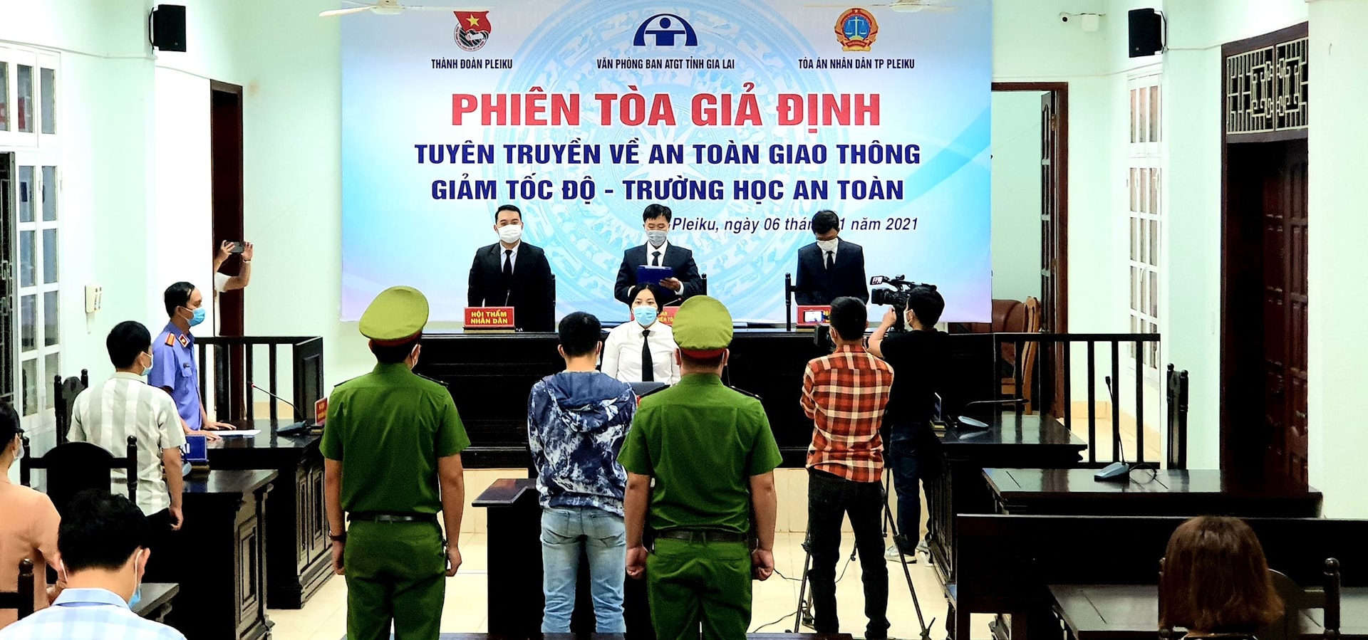 phien-toa-gia-dinh.-anh-1.jpg