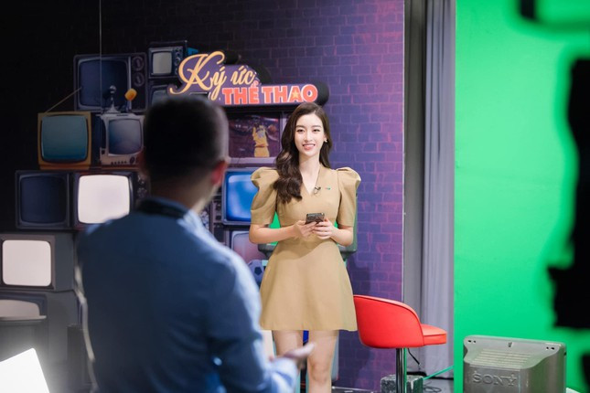 Hoa hậu Đỗ Mỹ Linh chia sẻ lý do quay trở lại VTV làm MC bản tin thể thao ảnh 4
