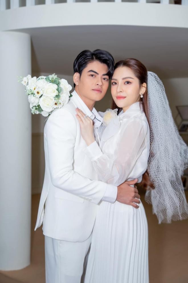 saka-truong-tuyen-khoe-anh-hanh-phuc-ben-ong-xa-va-con-trai-cung-vai-ngay-tuoi-nhan-sac-me-bim-sua-gay-chu-y-5-ngoisaovn-w1364-h2048 4
