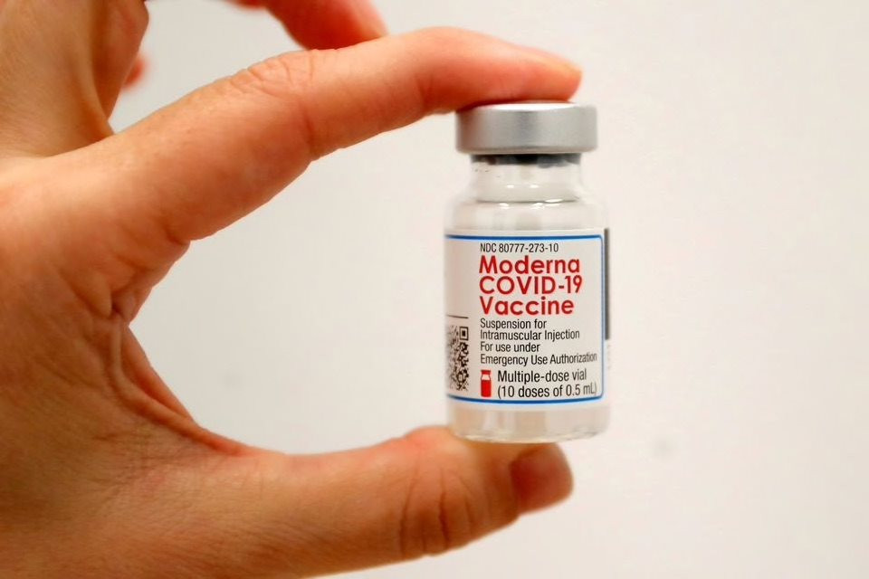 moderna-vaccine.jpg